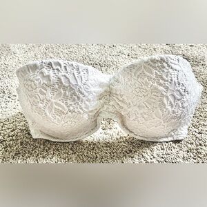🤍Victoria’s Secret White Pace Overlay Bikini Top with Removable Straps